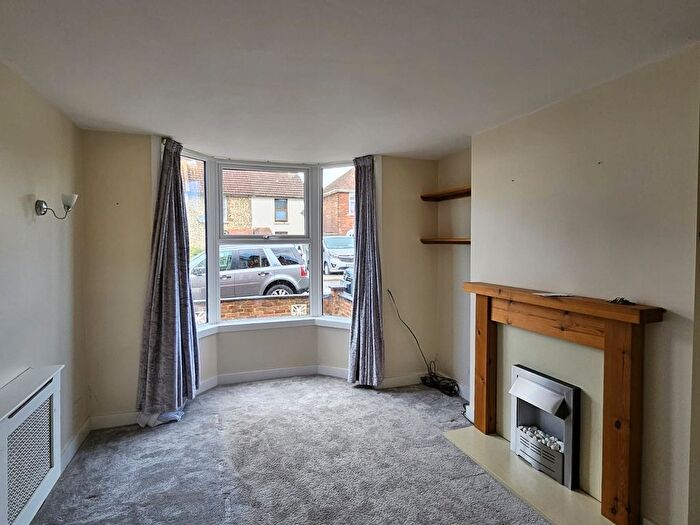 3 Bedroom End Of Terrace House To Rent In Canterbury Road, Ashford, TN24