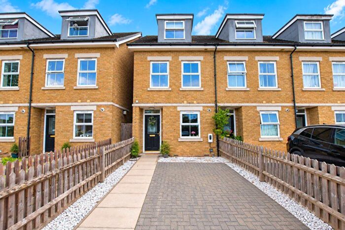 4 Bedroom Property For Sale In Clay Lane, Harrow, HA3