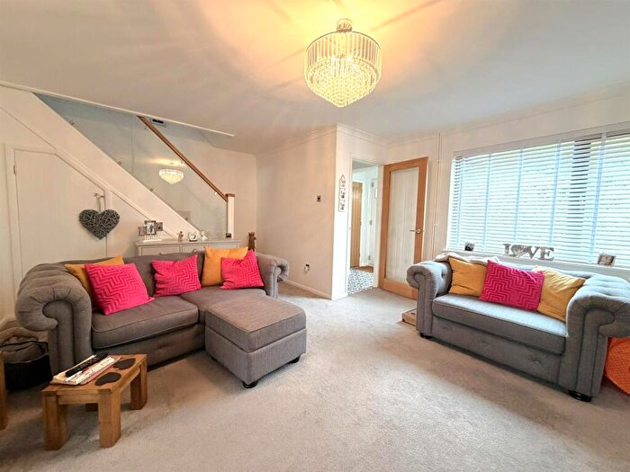 3 Bedroom Detached House For Sale In Coniston, Eastwood, SS2