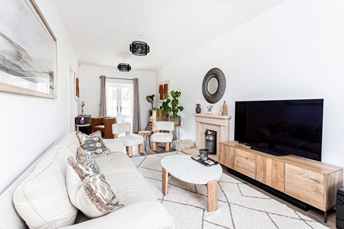 4 Bedroom Detached House For Sale In Cowells Road, Woodstock, OX20