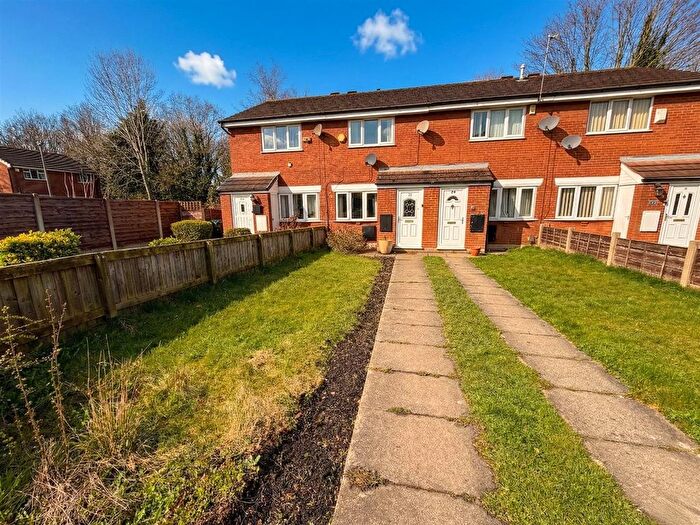 2 Bedroom Mews For Sale In Stapleford Close, Manchester, M23