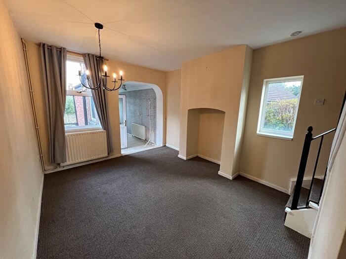 3 Bedroom Semi-Detached House To Rent In Leek Road, Stoke-On-Trent, ST10