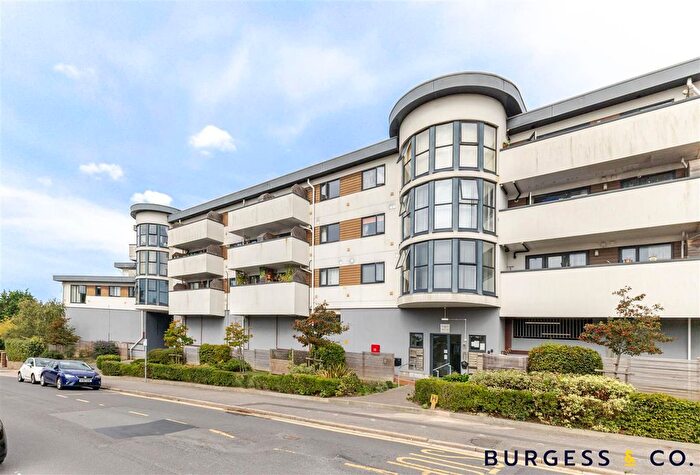2 Bedroom Flat For Sale In Buckhurst Road, Bexhill-On-Sea, TN40