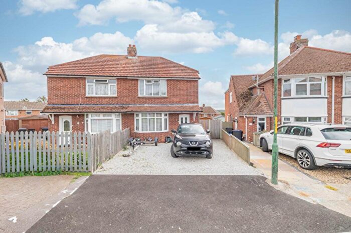 3 Bedroom Semi Detached House For Sale In Deansway Avenue, Sturry, Canterbury, Kent, CT2