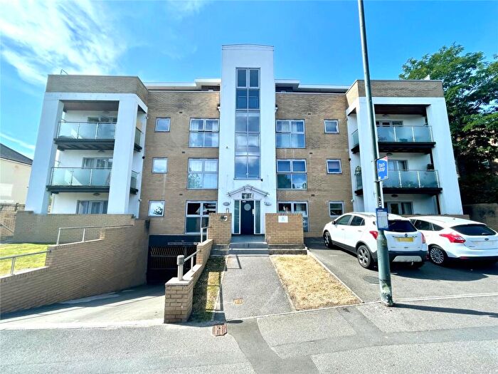 2 Bedroom Apartment For Sale In Surrey Road, Bournemouth, Dorset, BH4