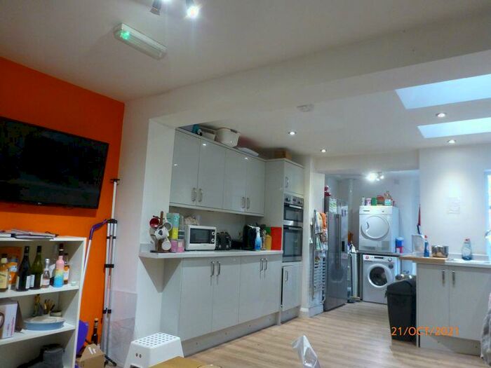 6 Bedroom Terraced House To Rent In Rookery Road, Selly Oak, Birmingham., B29