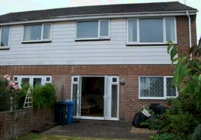 1 Bedroom Flat To Rent In Dawkins Road, Hamworthy, Poole, BH15