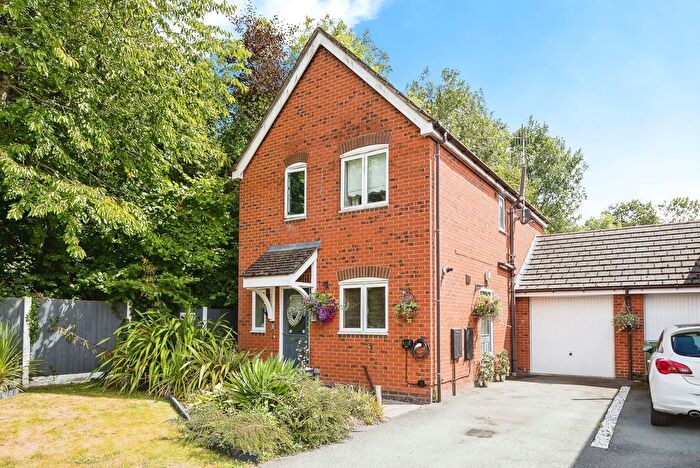 3 Bedroom Link Detached House For Sale In Cae'r Efail, Acrefair, Wrexham, LL14