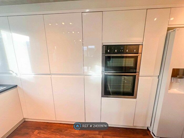 2 Bedroom End Of Terrace House To Rent In Broadway Crescent, Haslingden, Rossendale, BB4