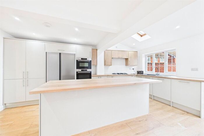 3 Bedroom Detached House To Rent In Maple Close, Winnersh, Wokingham, Berkshire, RG41