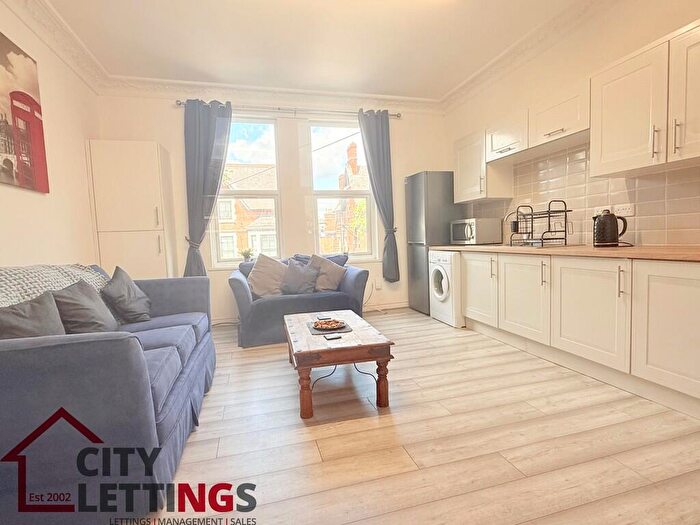 4 Bedroom Flat To Rent In Forest Road West, Arboretum, NG7