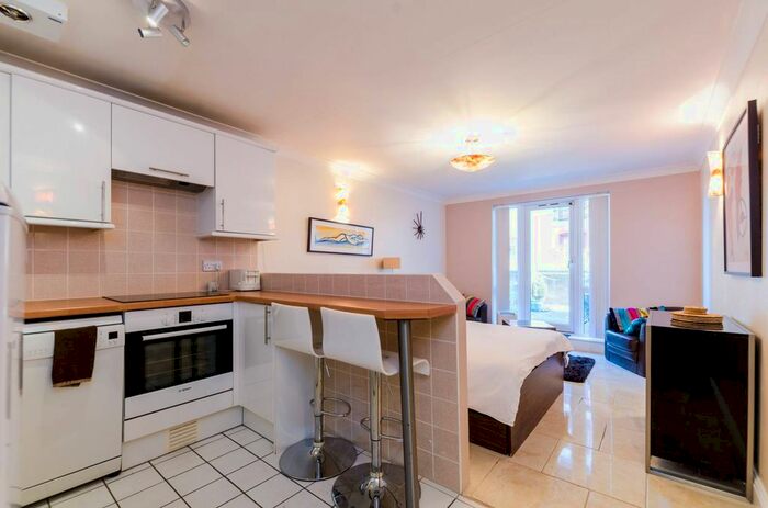 Studio To Rent In Rotherhithe Street, Rotherhithe, London, SE16