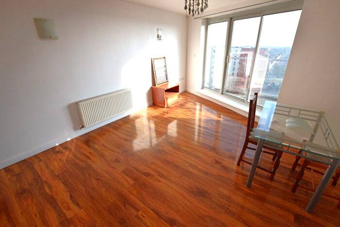 2 Bedroom Flat To Rent In City View, Ilford, IG1