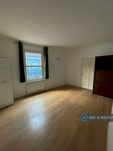 3 Bedroom End Of Terrace House To Rent In Legge Street, London, SE13