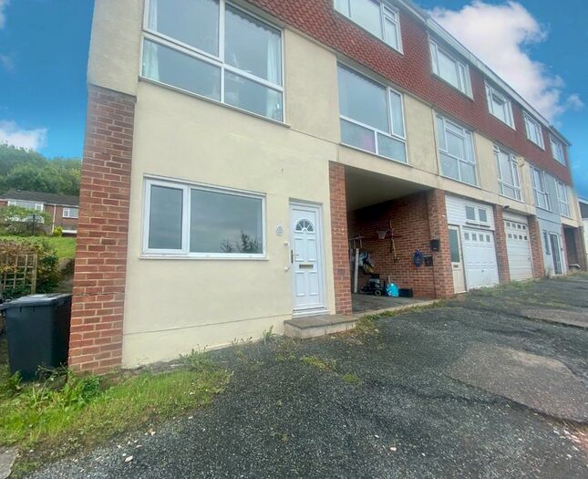 1 Bedroom Flat To Rent In Northleat Avenue, Paignton, Devon, TQ3