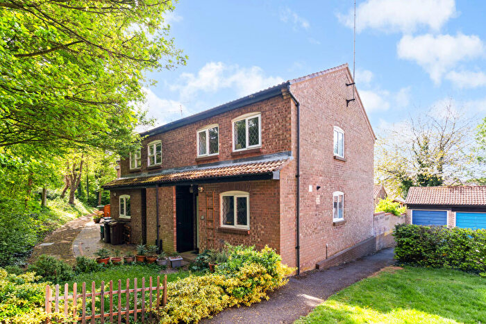 3 Bedroom End Of Terrace House For Sale In Taylor Close, St. Albans, AL4