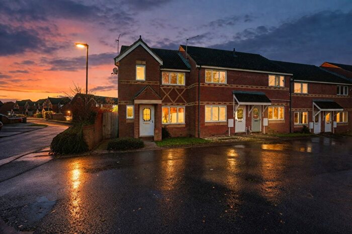3 Bedroom Semi Detached House For Sale In Thatch Meadow Drive, Market Harborough, LE16