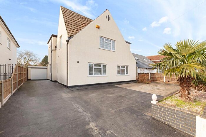 4 Bedroom Detached House For Sale In Baldwyns Park, Bexley, DA5