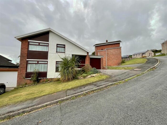 3 Bedroom Detached House For Sale In Pennant Road, Swiss Valley, Llanelli, SA14