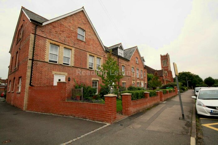 2 Bedroom Apartment To Rent In Apartment South View Ave, Caversham, RG4