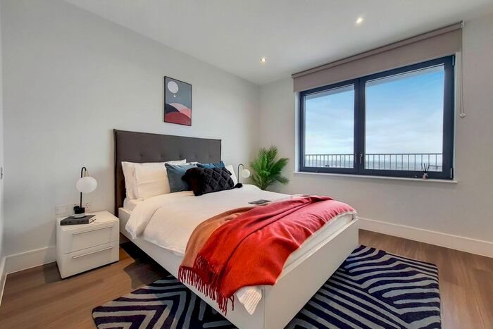 3 Bedroom Flat To Rent In Merrick Road, Southall, London, UB2