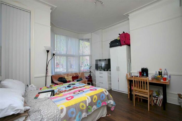 Studio To Rent In Princes Avenue, Muswell Hill, London N10