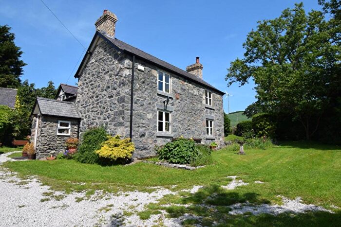 4 Bedroom House For Sale In Gwyddelwern, Corwen, LL21