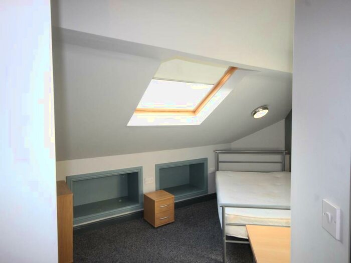 1 Bedroom House To Rent In Southbrook Terrace, , Southbrook, BD7