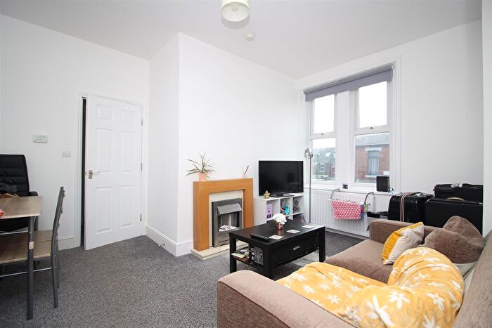 3 Bedroom Flat To Rent In Heaton Park Road, Heaton, Newcastle Upon Tyne, NE6
