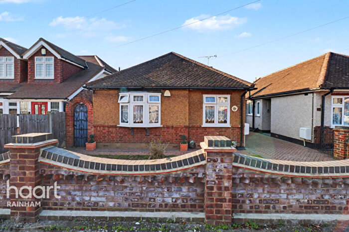 2 Bedroom Detached Bungalow For Sale In Hubert Road, Rainham, RM13