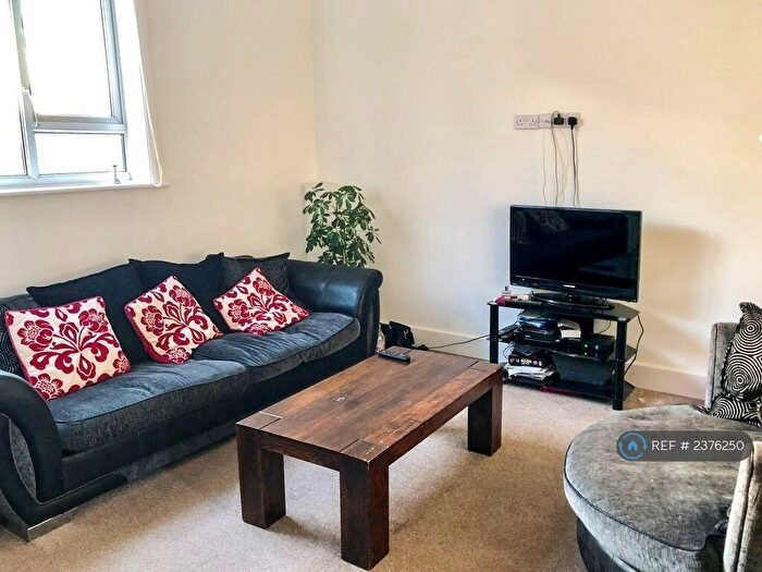 2 Bedroom Flat To Rent In Mumby Road, Gosport, PO12