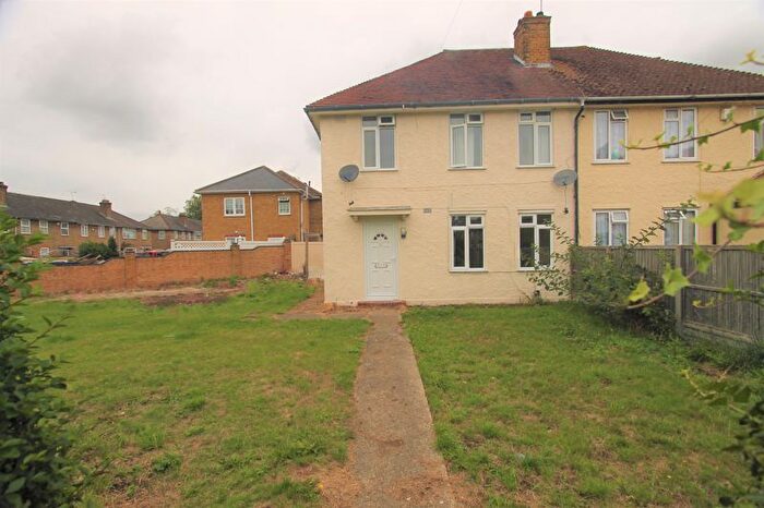 3 Bedroom Semi Detached House To Rent In Longmead Road, Hayes, UB3