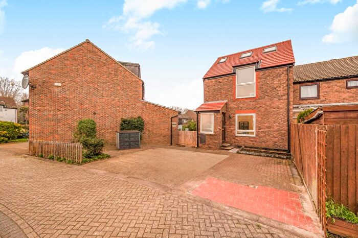 3 Bedroom House To Rent In Shipwright Road, Surrey Quays, SE16