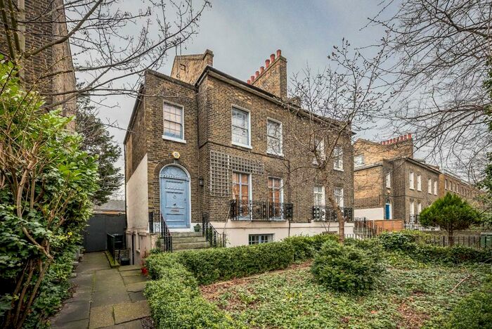 1 Bedroom Flat To Rent In Camberwell New Road, SE5