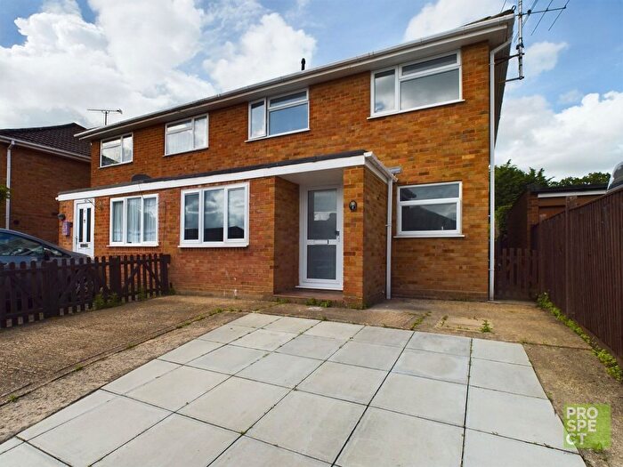 5 Bedroom Semi-Detached House To Rent In Fairfax, Bracknell, Berkshire, RG42