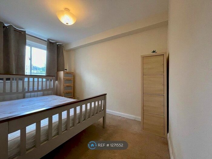 1 Bedroom Flat To Rent In Queenswood Gardens, London E11