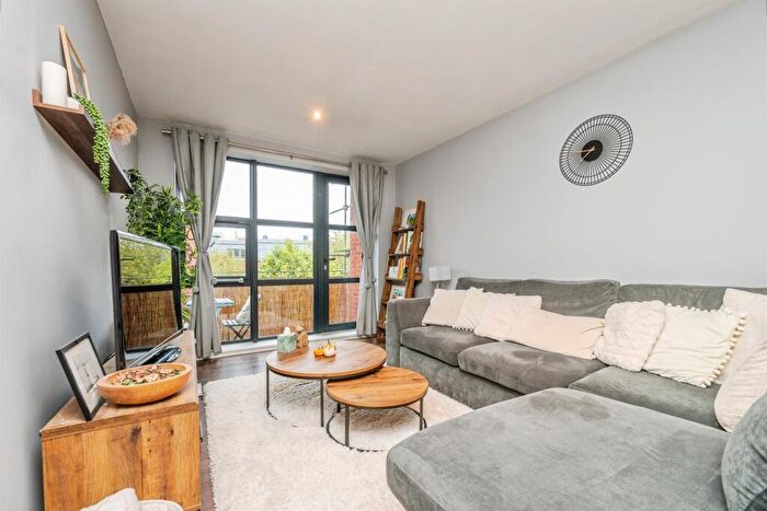 2 Bedroom Apartment For Sale In Camden Street, Birmingham, B1