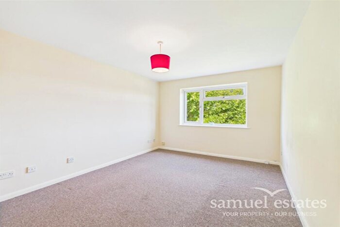 1 Bedroom Flat To Rent In Selhurst Road, Selhurst, SE25