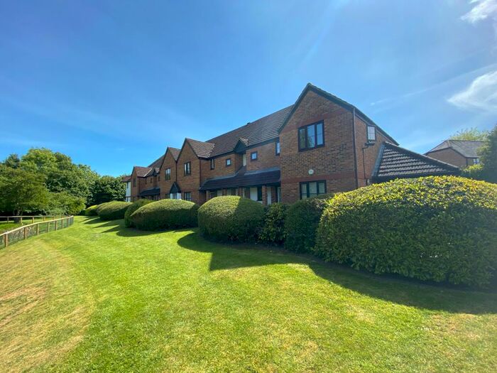 2 Bedroom Flat To Rent In Ridge Green, Shaw, Swindon, SN5