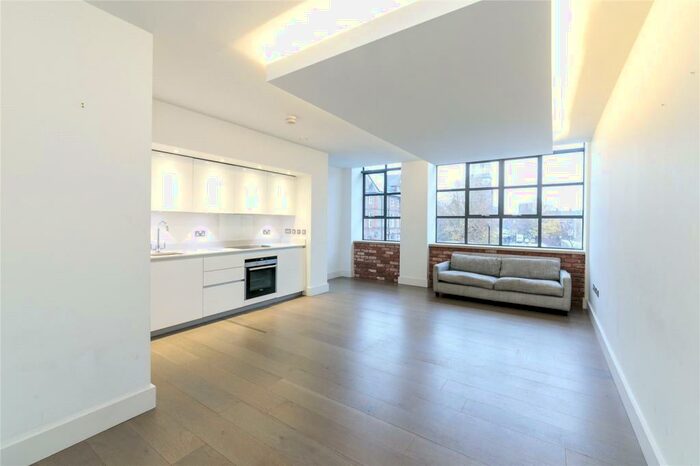 3 Bedroom Apartment To Rent In Chatham Place, Hackney, London, E9