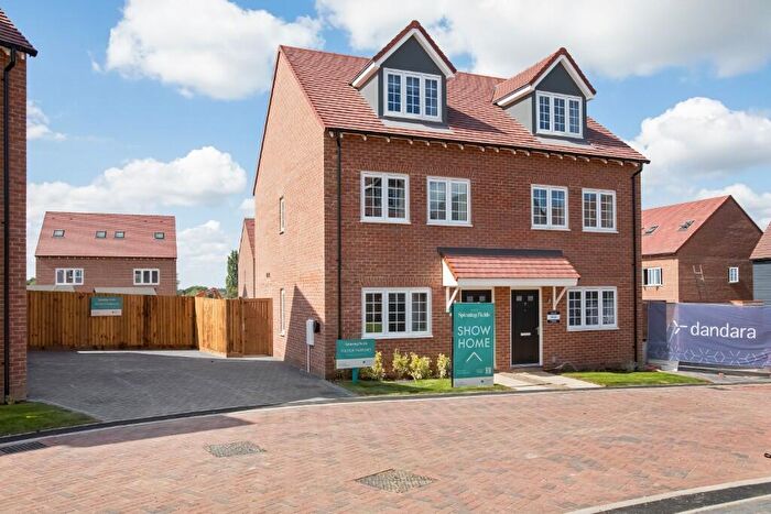 3 Bedroom Semi-Detached House To Rent In Bridle Crescent, Braintree, Essex, CM7