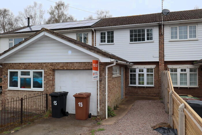 3 Bedroom Semi-Detached House To Rent In Farrington Crescent, Lincoln, LN6