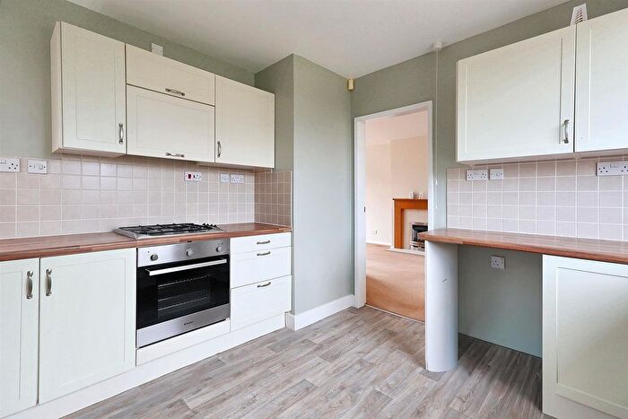 3 Bedroom Semi Detached House For Sale In Southdale Drive, Carlton, Nottingham, NG4