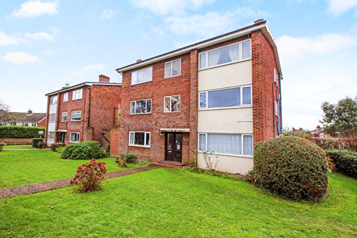 1 Bedroom Flat For Sale In Thornhill Park Road, Thornhill Park, SO18