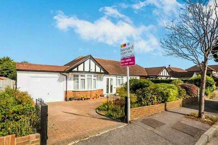 2 Bedroom Terraced Bungalow To Rent In Hallowell Avenue, Croydon, Sutton, CR0