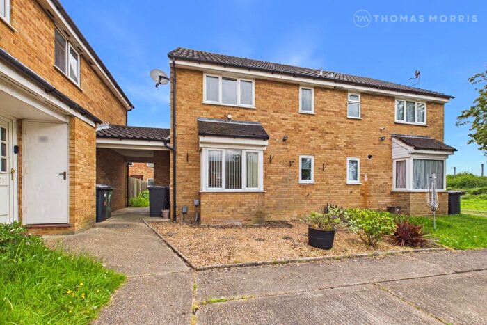 1 Bedroom House For Sale In Lincoln Crescent, Biggleswade, Bedfordshire, SG18