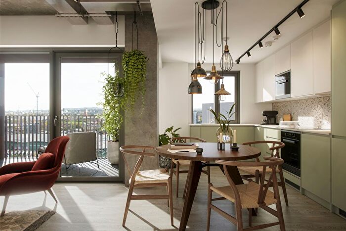 1 Bedroom Flat For Sale In Old Kent Road, London, SE15