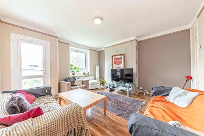 3 Bedroom Flat To Rent In Tulse Hill, London, SW2