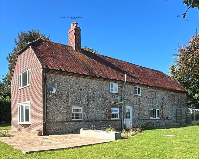 3 Bedroom Detached House To Rent In Rose Cottage, PO7