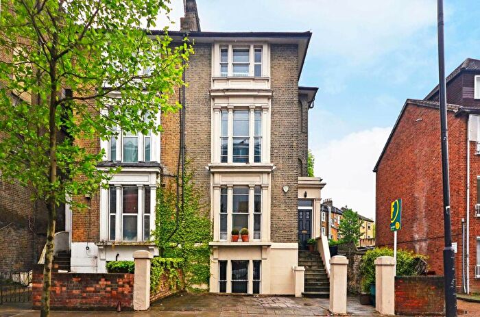 4 Bedroom Semi-Detached House To Rent In Junction Road, Tufnell Park, London, N19